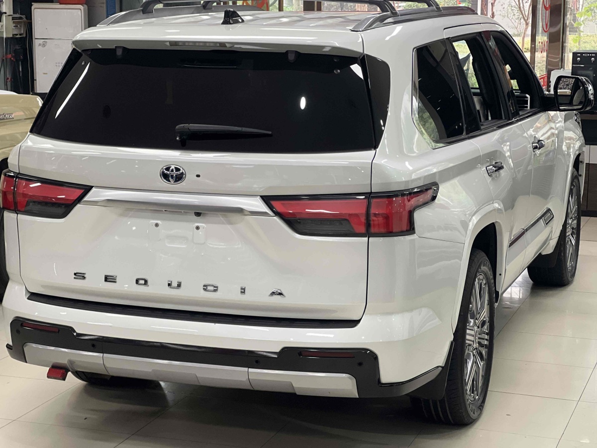 Toyota Sequoia 2023 #14 Toyota Sequoia 2023 imagen de coche #14