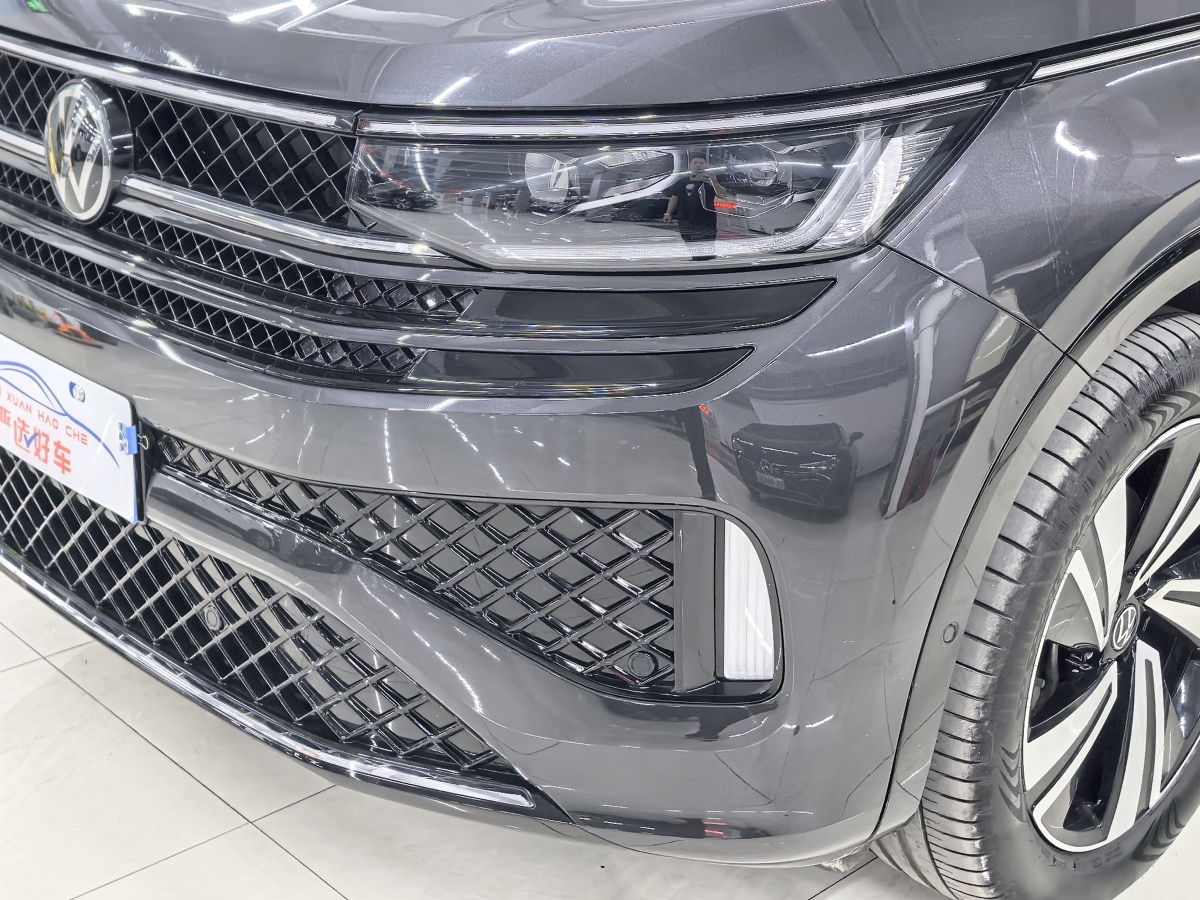 Volkswagen Tavendor 2023 car image #14