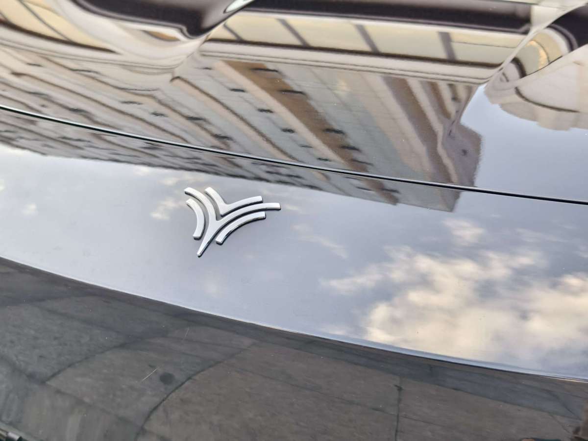 哪吒汽车 哪吒X 2024 #14 哪吒汽车 哪吒X 2024 汽车图片 #14