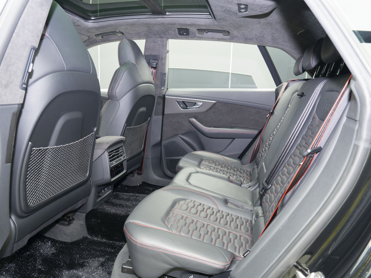 Audi RS Q8 2022 car image #14