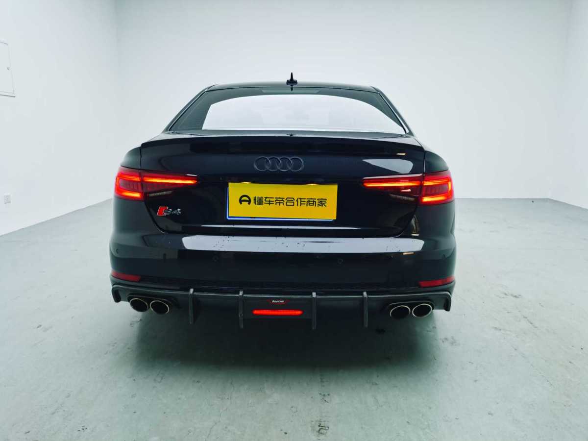 Audi S4 2019 car image #14
