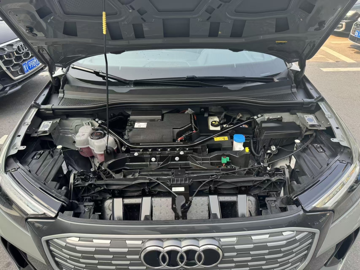 Audi Q4 e-tron 2024 #14 Audi Q4 e-tron 2024 imagen de coche #14