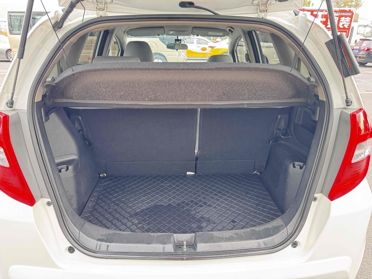 Honda Fit 2013 car image #14