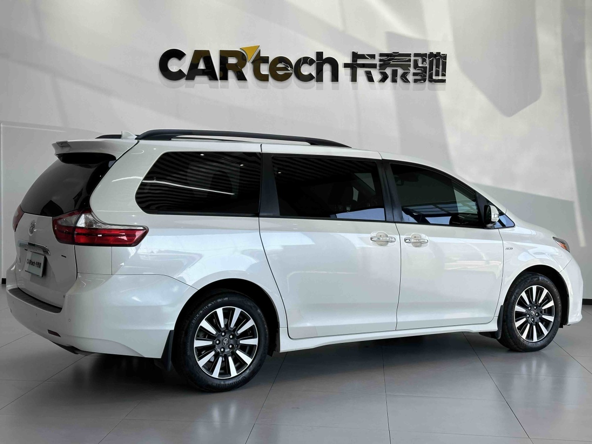 Toyota SIENNA 2019 car image #14