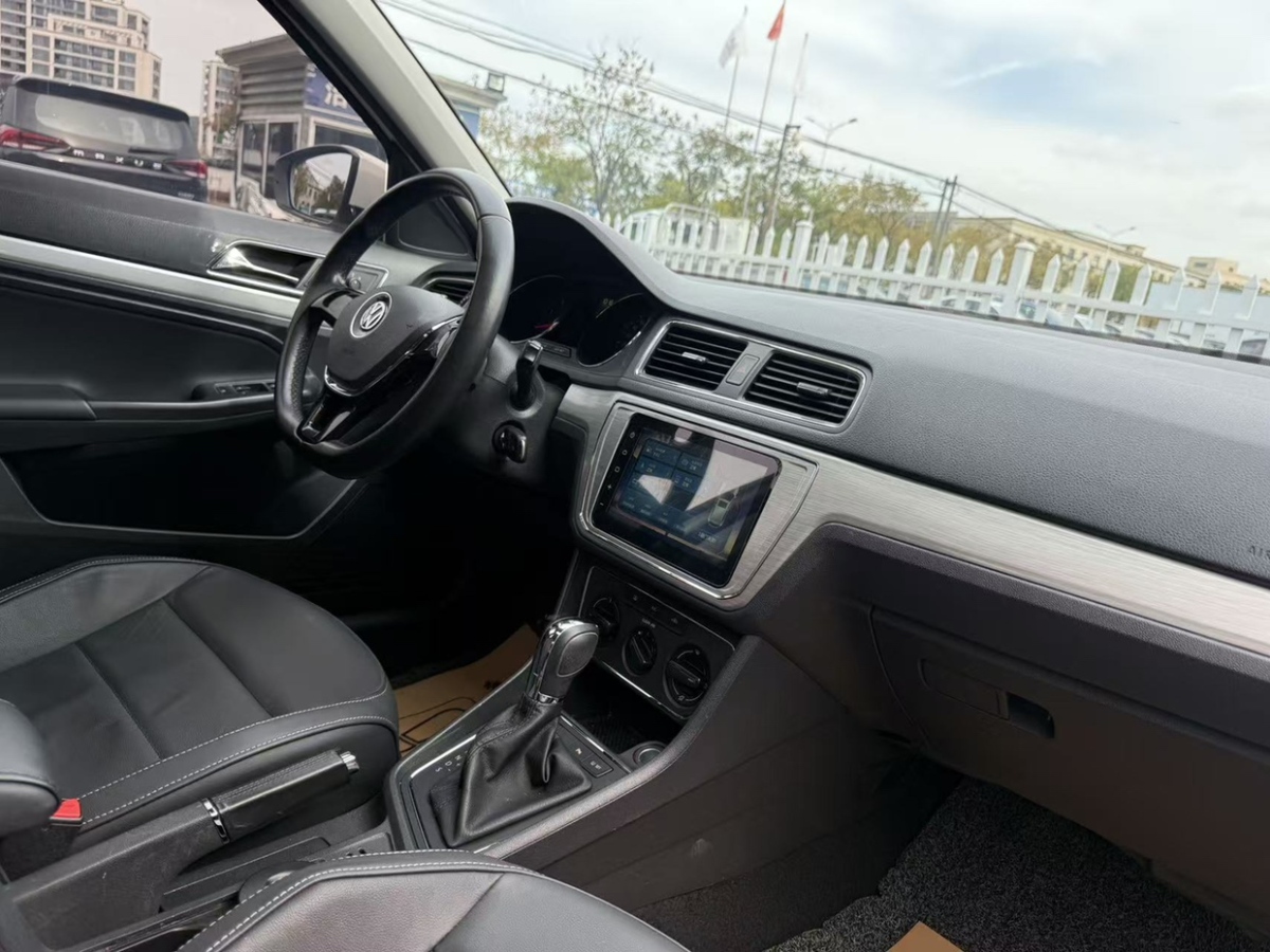 Volkswagen Gran Lavida 2016 immagine di auto #14
