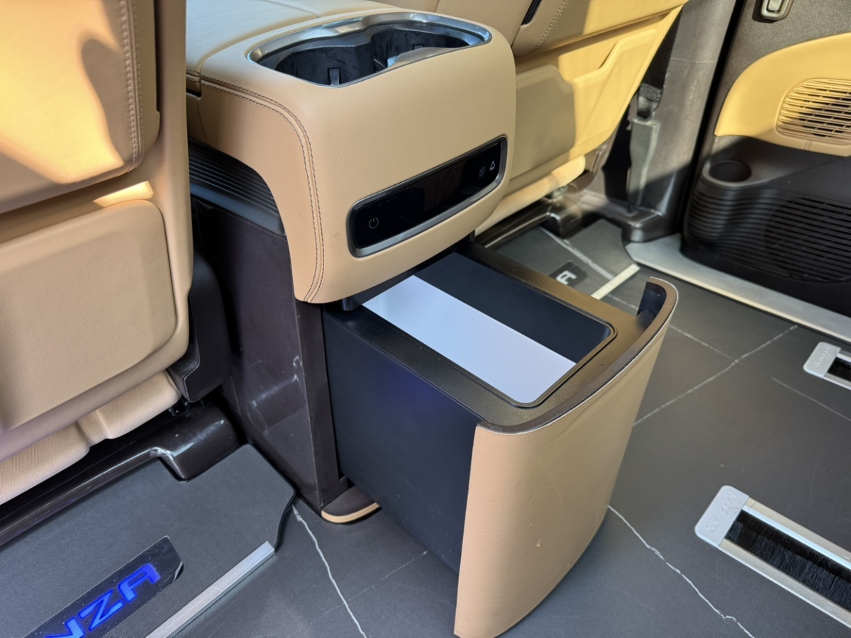 腾势 腾势D9 2024 汽车图片 #14