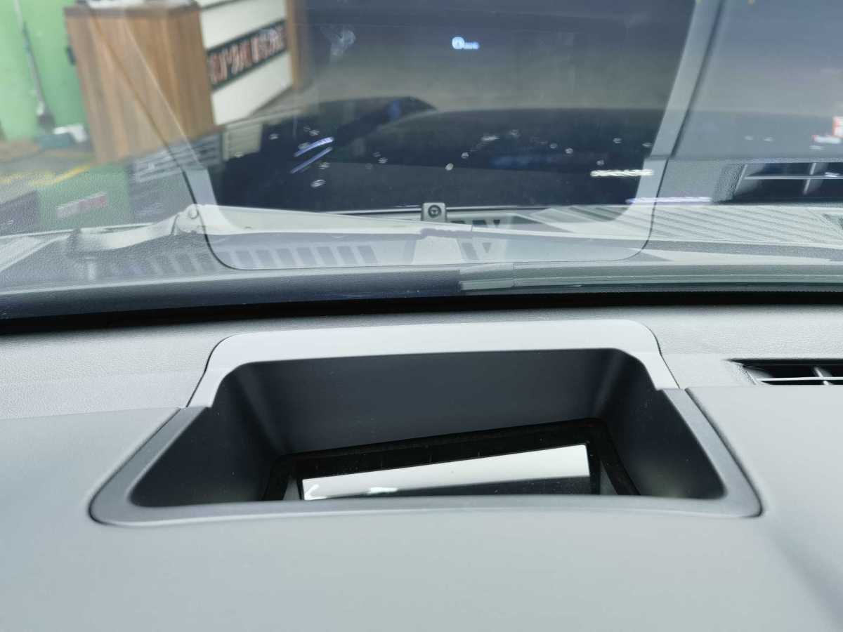 Tank 400 New Energy 2024 #14 Tank 400 New Energy 2024 car image #14