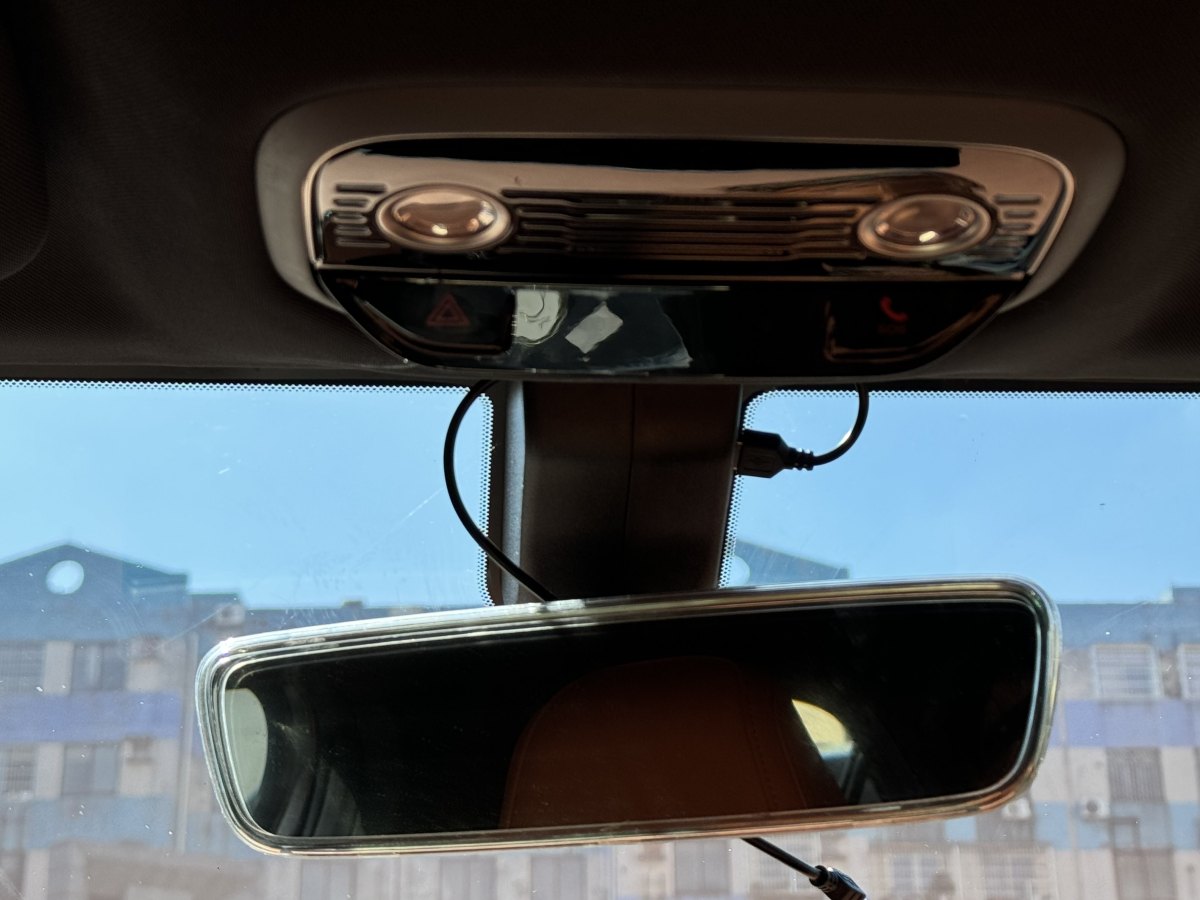 哪吒汽车 哪吒X 2024 汽车图片 #14