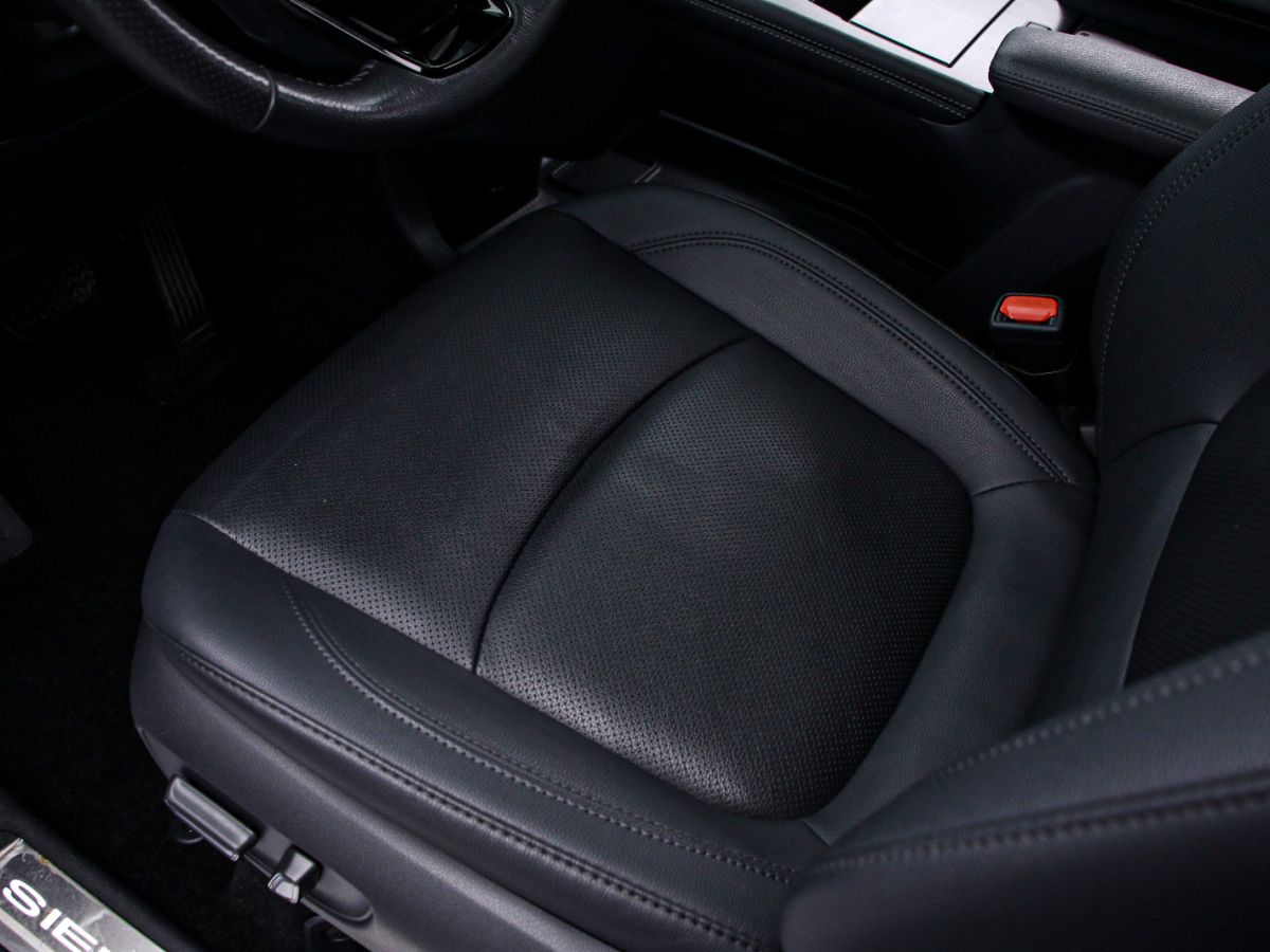 Toyota Sienna 2023 image de voiture #14