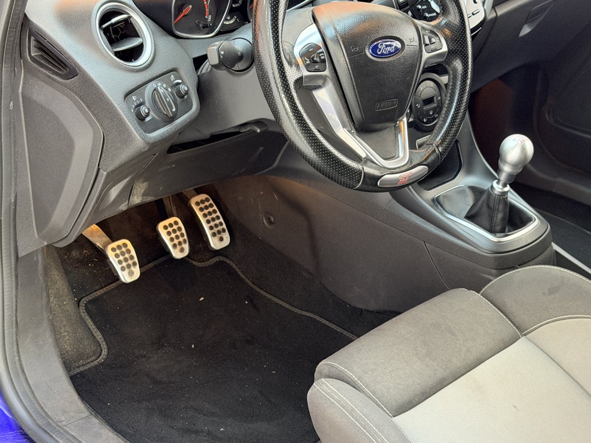 Ford Fiesta (Imported) 2013 #14 Ford Fiesta (Imported) 2013 car image #14