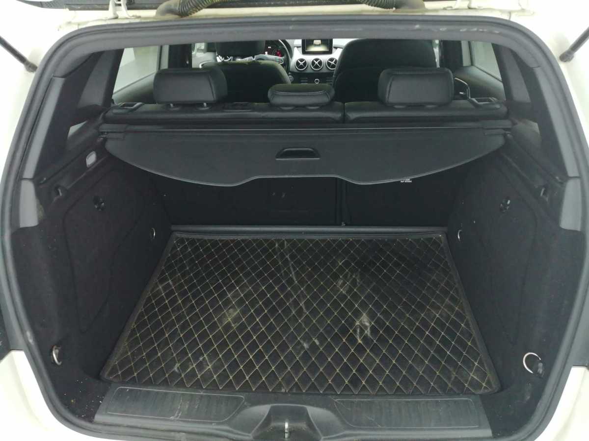 Mercedes-Benz B Class 2015 car image #14