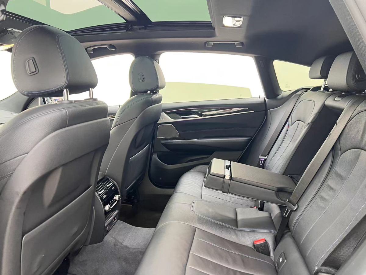 BMW 6 Series GT 2020 immagine di auto #14