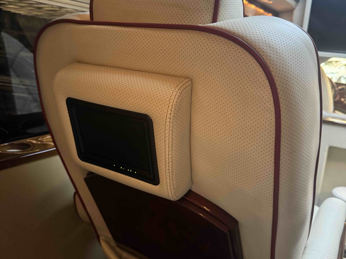 Ford E350 2010 imagen de coche #14