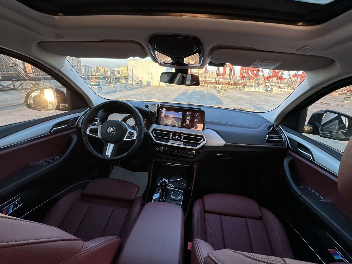 BMW X4 2022 car image #14