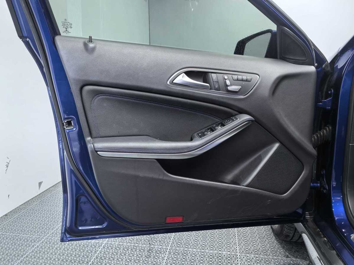 Mercedes-Benz GLA Class (Imported) 2019 immagine di auto #14