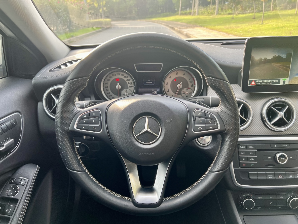 Mercedes-Benz GLA Class (Imported) 2017 immagine di auto #14