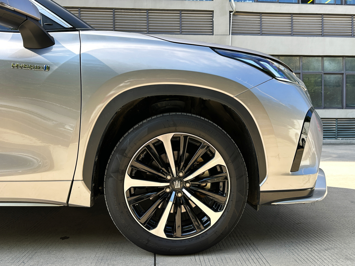 Toyota Crown Kluger 2022 immagine di auto #14