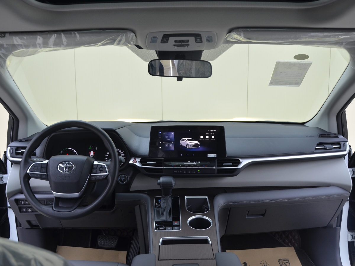 Toyota Granvia 2025 immagine di auto #14