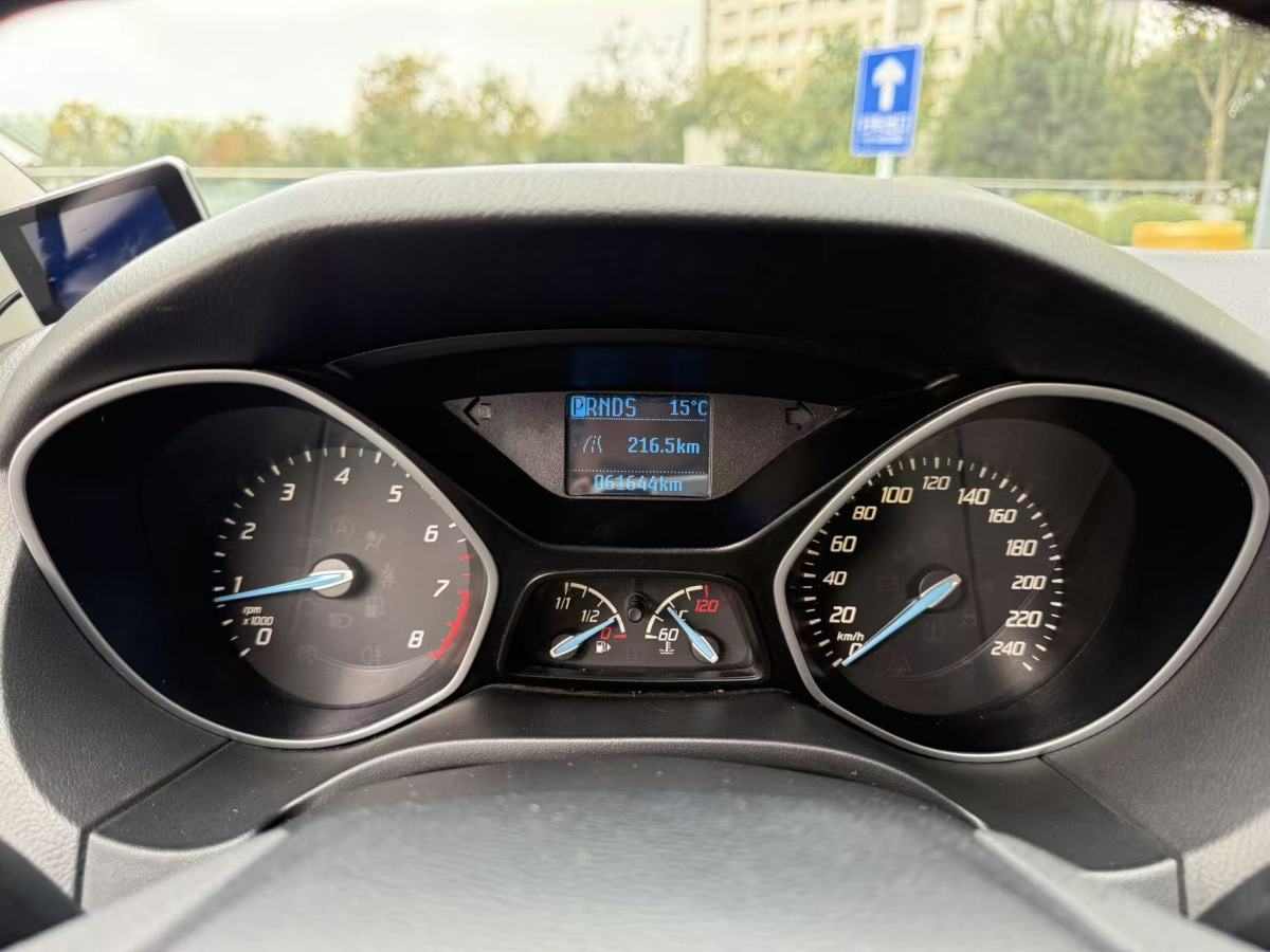 Ford Focus (Imported) 2014 #14 Ford Focus (Imported) 2014 car image #14