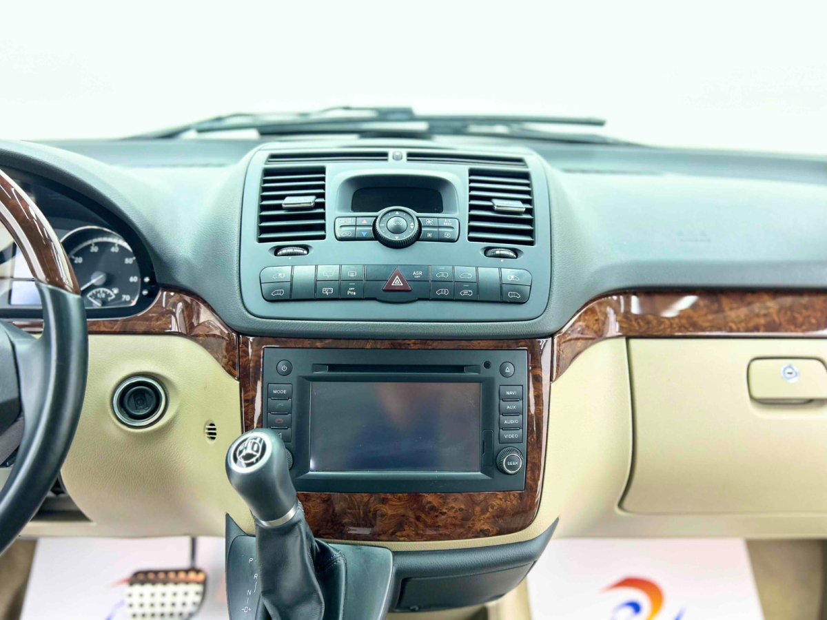 Mercedes-Benz Viano (Imported) 2014 car image #14