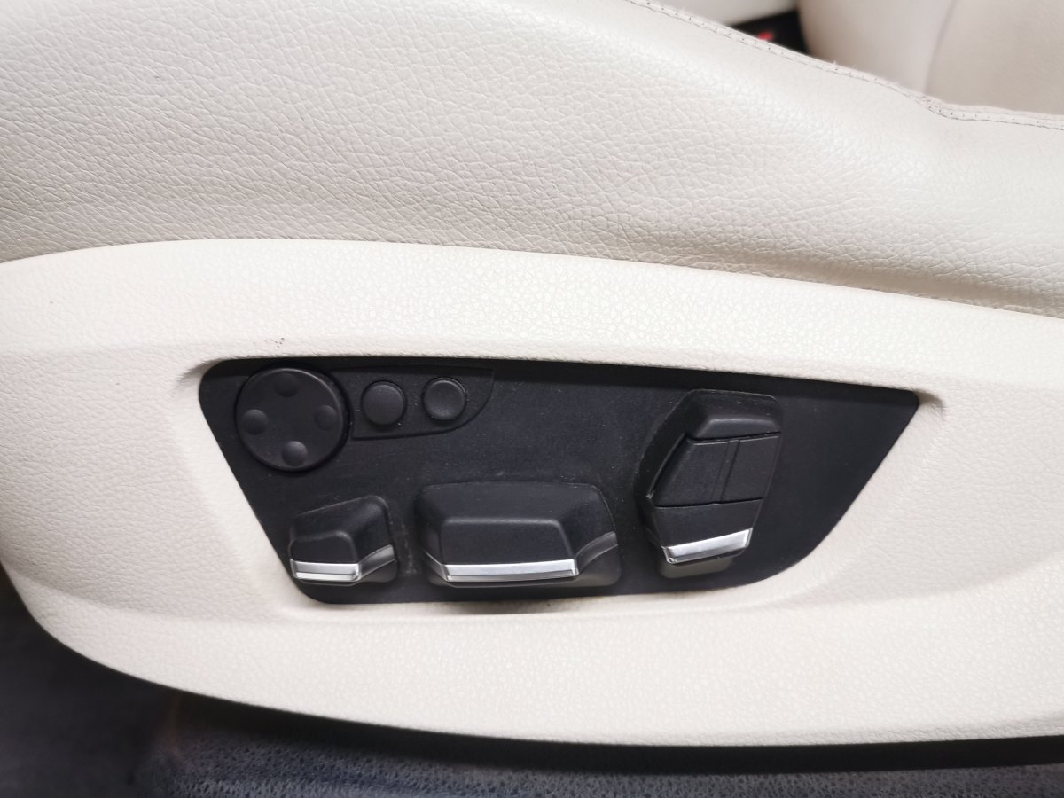 BMW 5 Series GT 2010 #14 BMW 5 Series GT 2010 immagine di auto #14