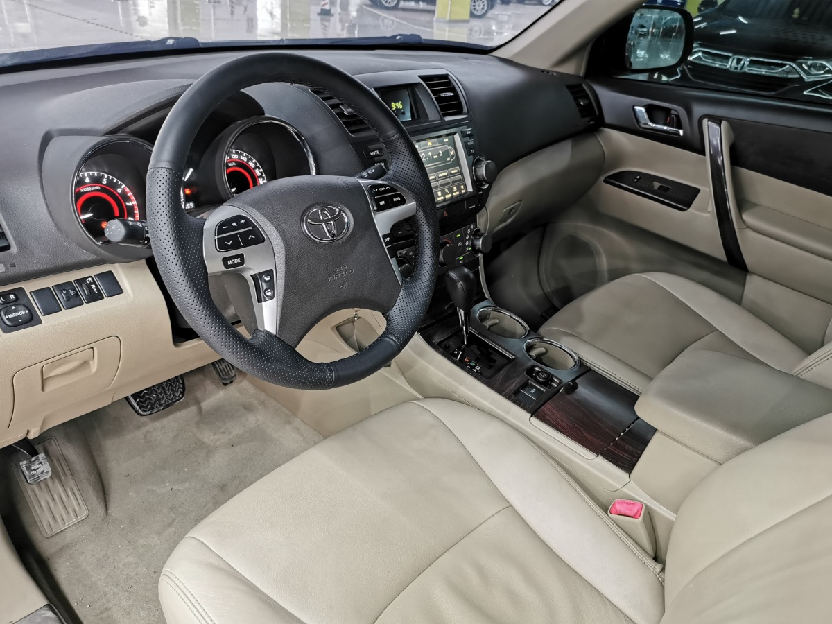 Toyota Highlander (Imported) 2012 car image #14
