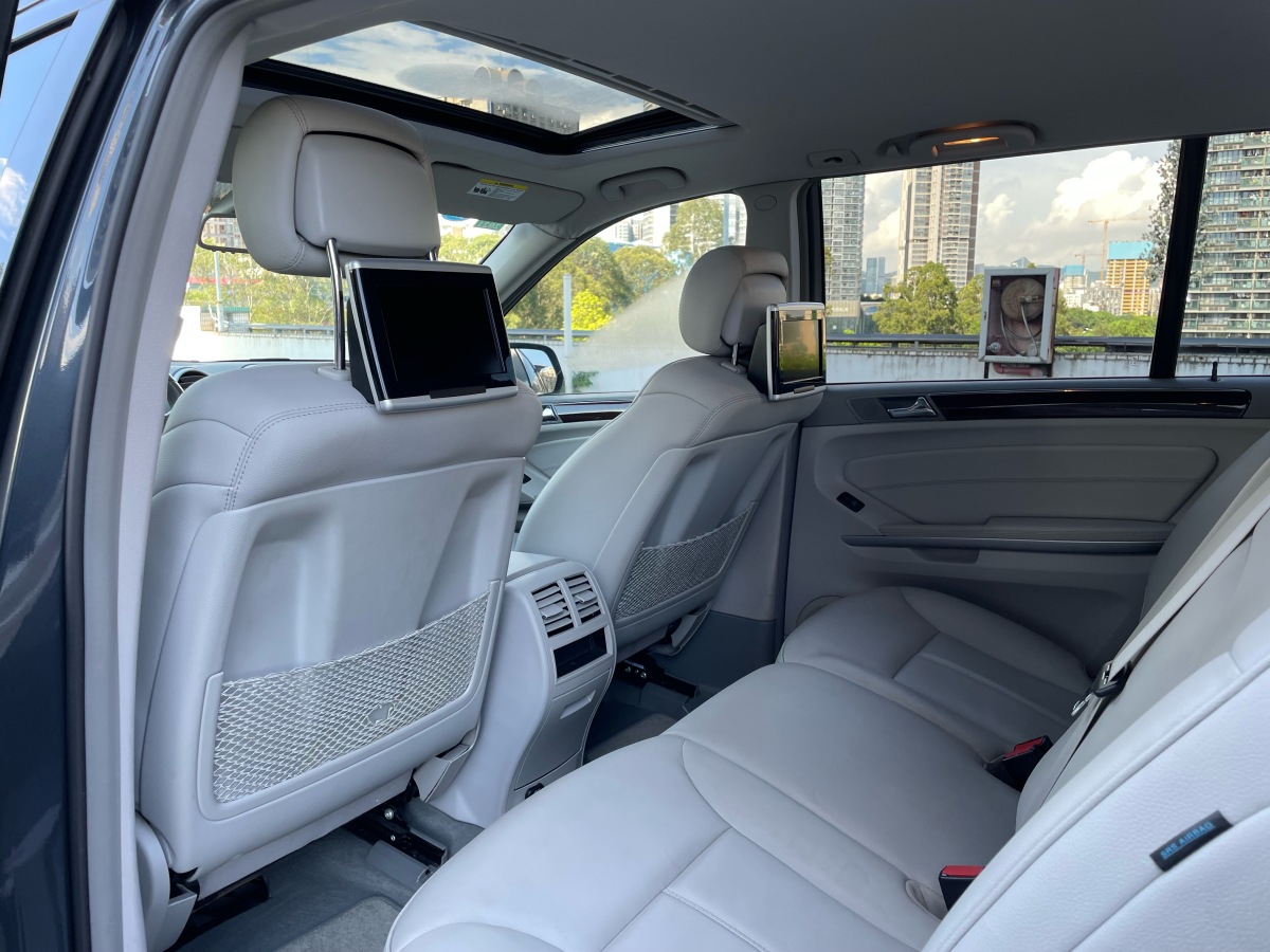 Mercedes-Benz GL Class 2010 car image #14