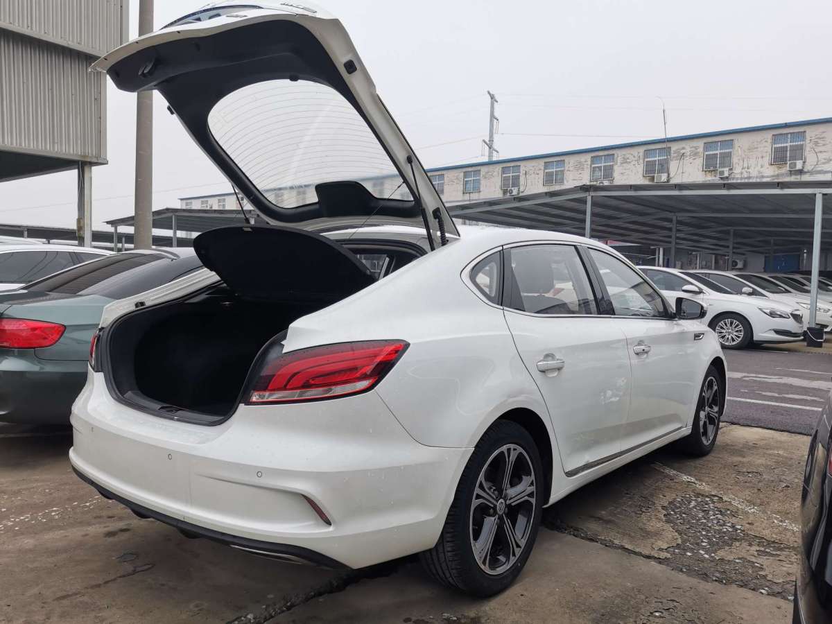 MG 6 New Energy 2018 car image #14