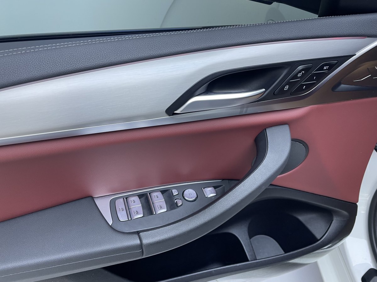 BMW X4 M 2022 car image #14