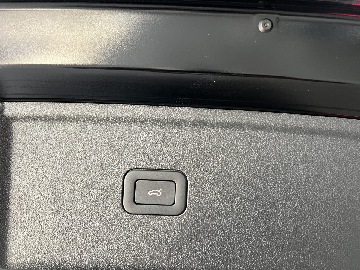 HongQi HS5 2024 #14 HongQi HS5 2024 car image #14