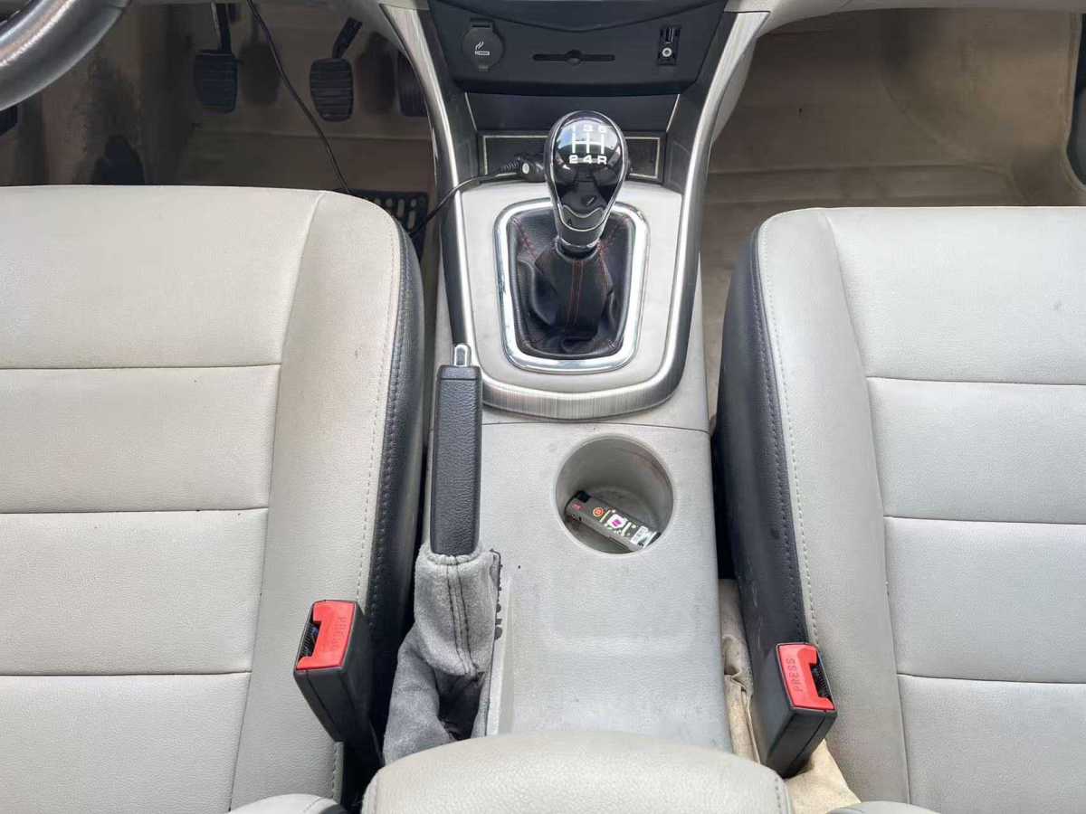 Forthing S500 2015 изображение автомобиля #14