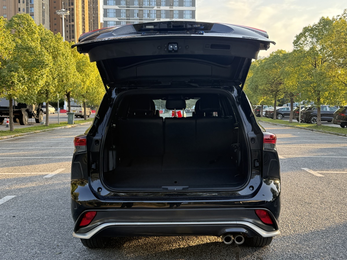 Toyota Crown Kluger 2023 car image #14