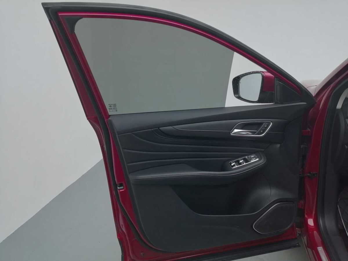 MG HS 2019 car image #14