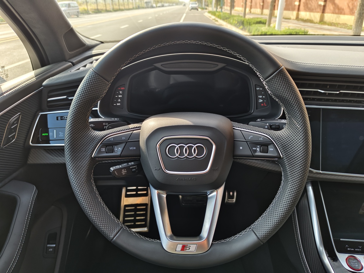 Audi SQ7 2024 #14 Audi SQ7 2024 car image #14