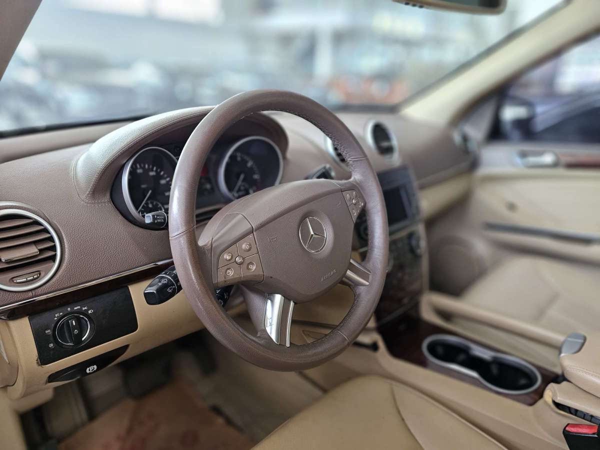 Mercedes-Benz GL Class 2012 car image #14