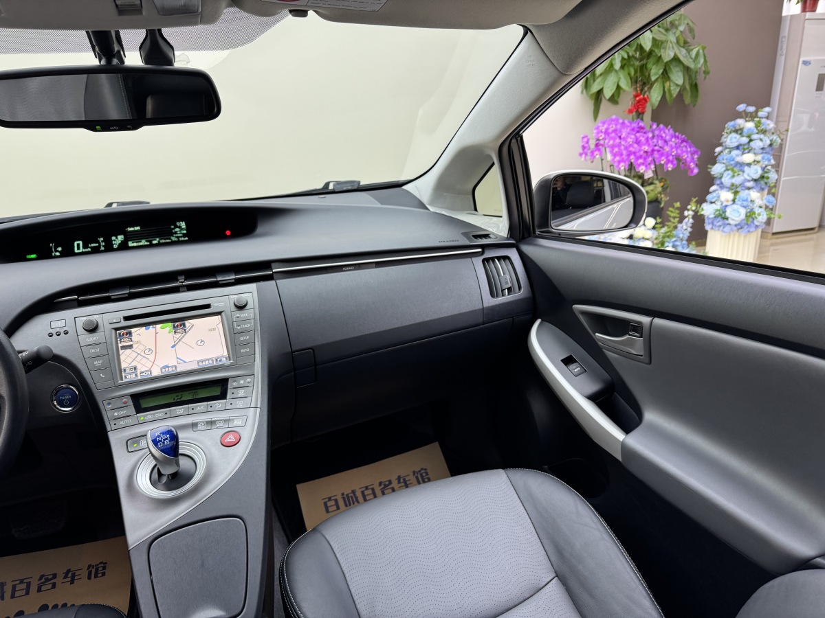 Toyota Prius 2014 immagine di auto #14