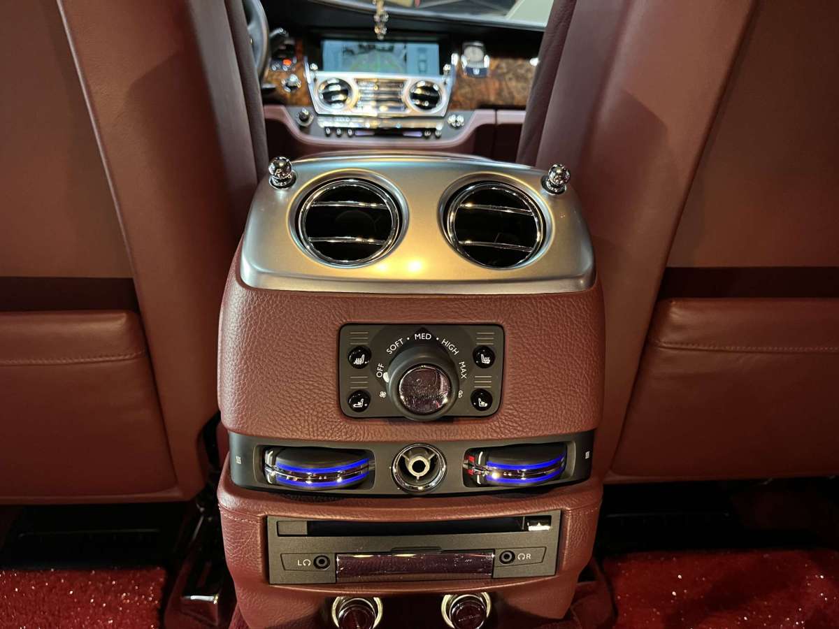 劳斯莱斯 古思特 2016 汽车图片 #14