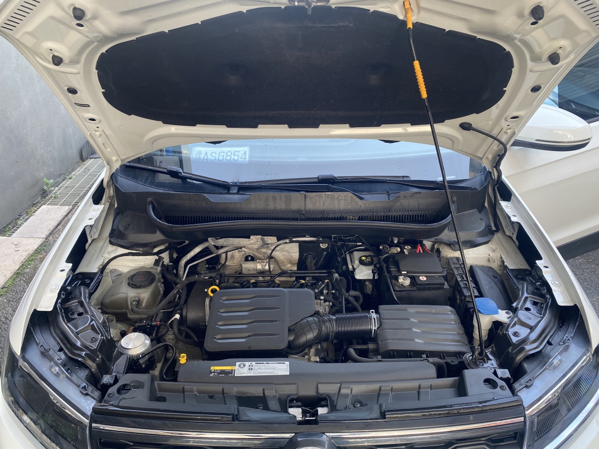Volkswagen T-Cross 2023 car image #14