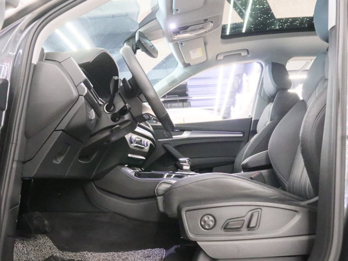 Audi Q5L 2021 car image #14