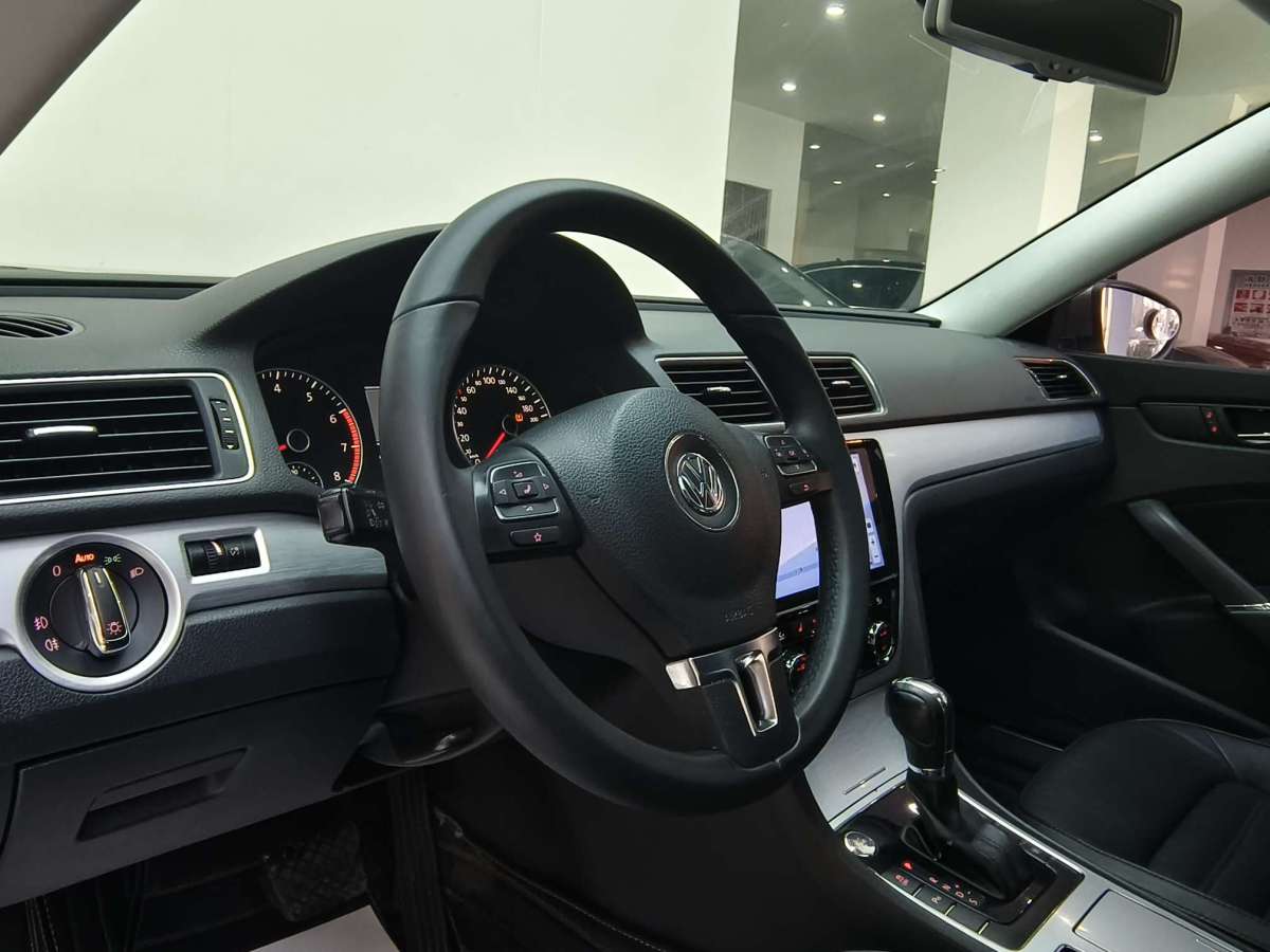 Volkswagen Passat 2016 car image #14