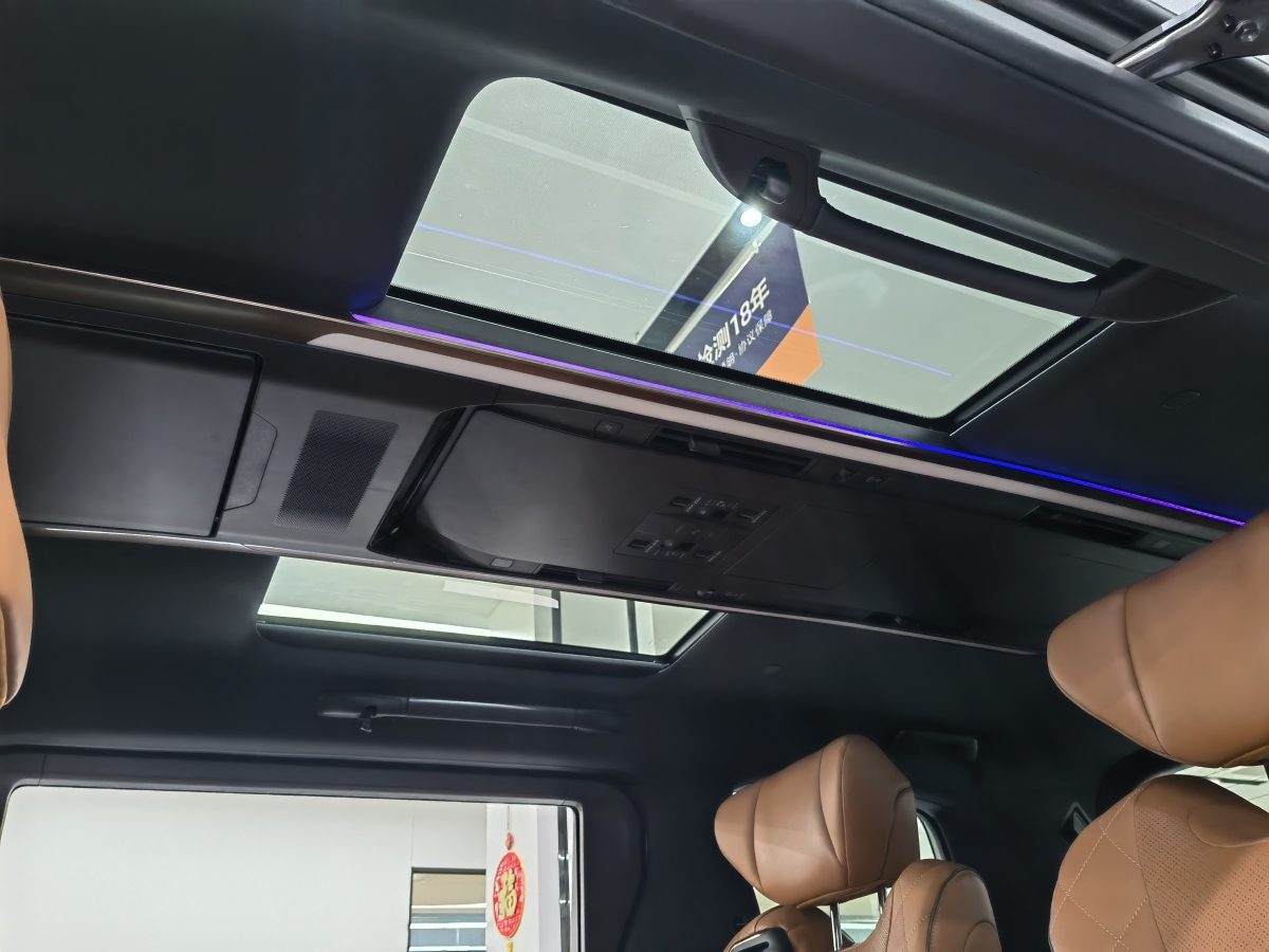 Toyota Vellfire 2024 car image #14