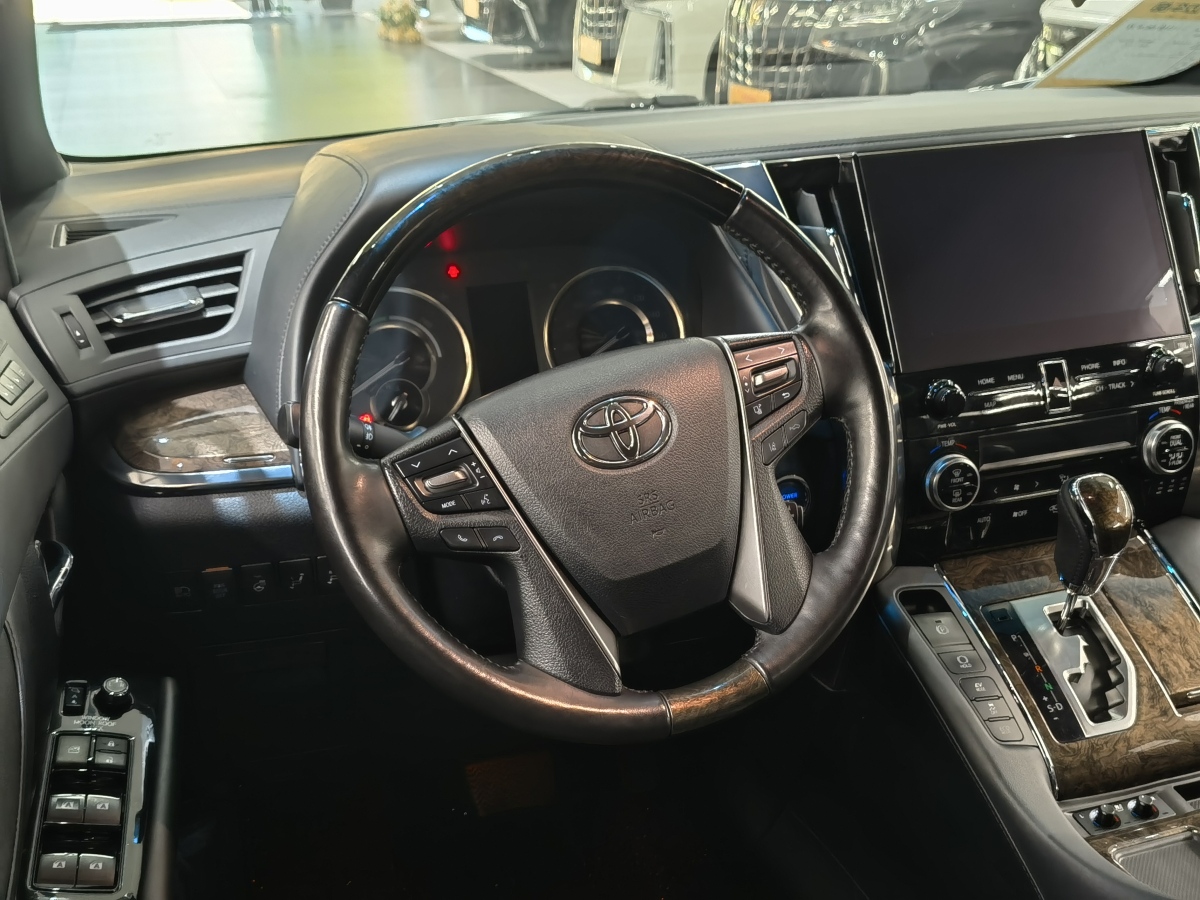 Toyota Alphard 2021 immagine di auto #14