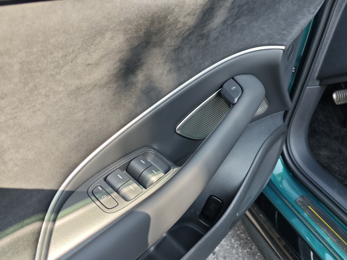 小米汽车 小米SU7 Ultra 2025 汽车图片 #14