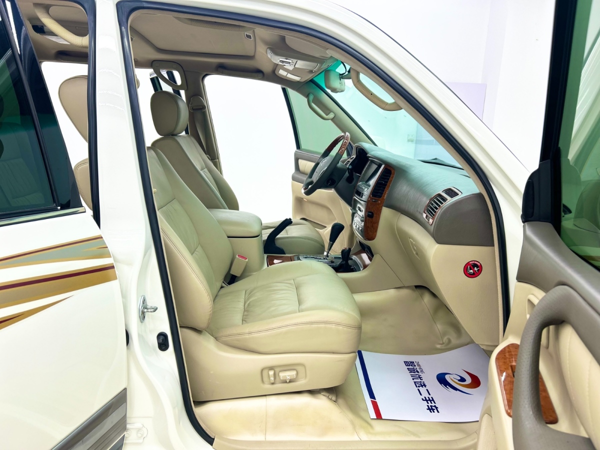 Toyota Land Cruiser 2005 #14 Toyota Land Cruiser 2005 car image #14