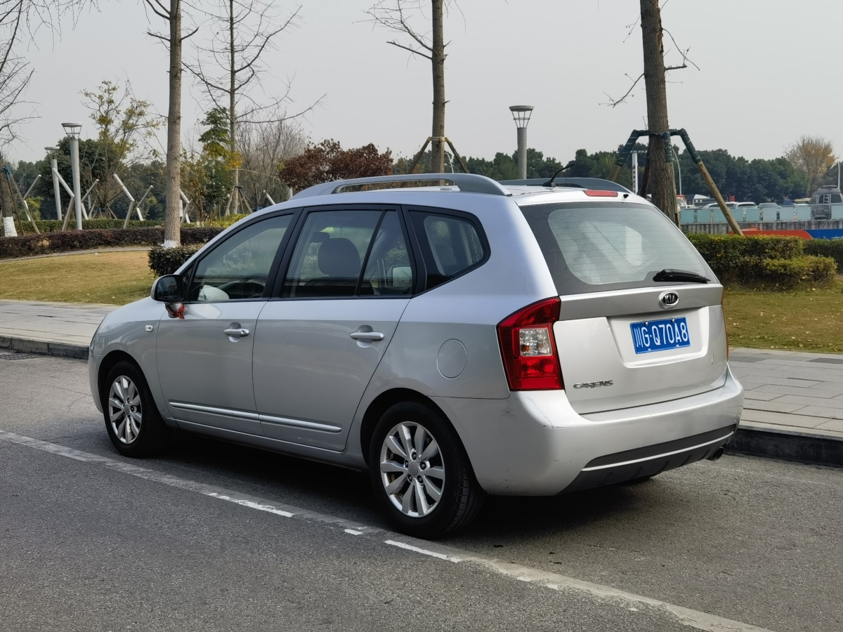 起亚 佳乐 2012 汽车图片 #14