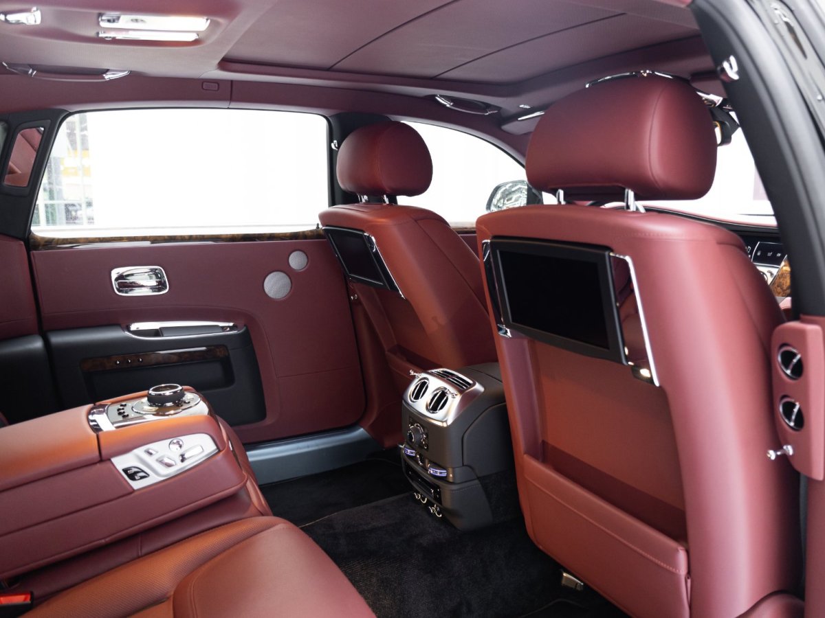 劳斯莱斯 古思特 2018 汽车图片 #14