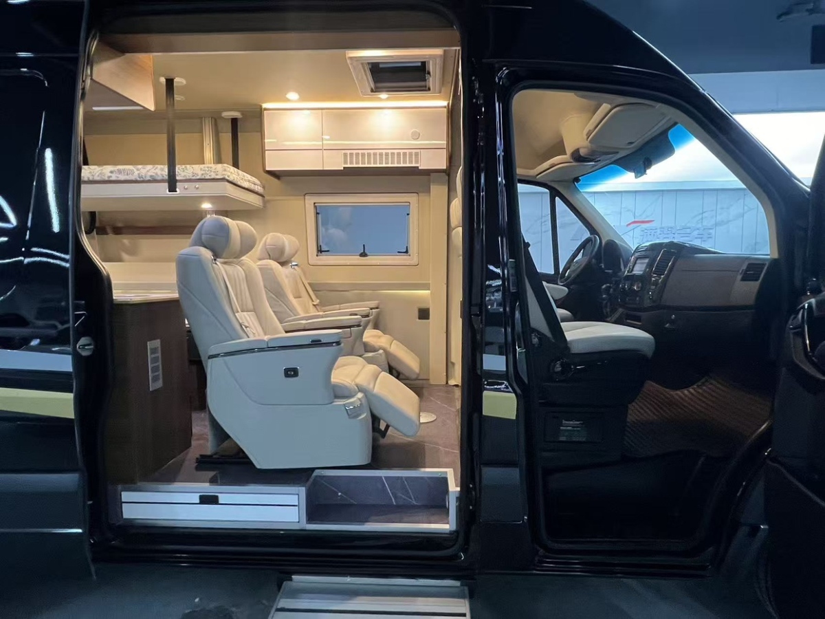 Mercedes-Benz Sprinter 2017 car image #14