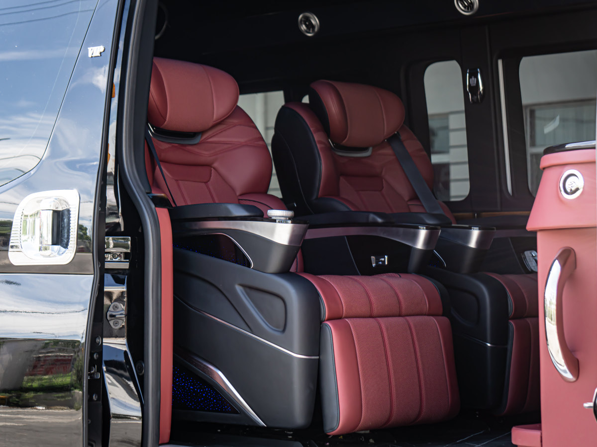 Toyota Hiace 2024 car image #14