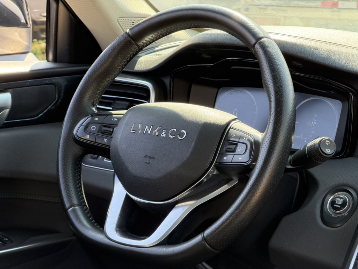 Lynk & Co 01 EM-P 2018 car image #14