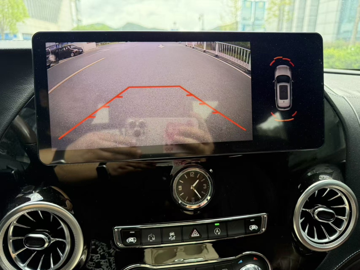 Mercedes-Benz 2019 car image #14